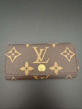 💯 Auth Louis Vuitton Monogram Brown and Gold Key Holder Wallet. 4 Key Holder